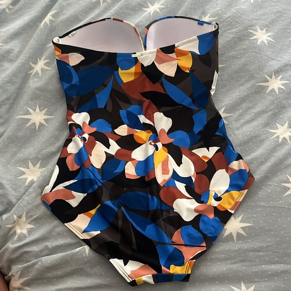 Calvin Klein Swimsuit 16 - Picture 3 of 3